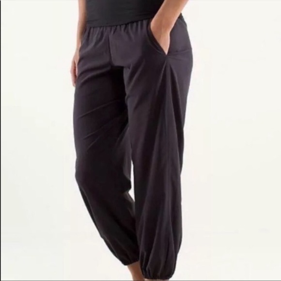 lululemon athletica Pants - Lululemon athletica Om dance yoga pant. Size 10
